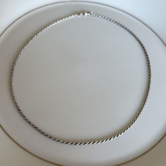 Sterling silver coiled necklace - Picture 2 of 4